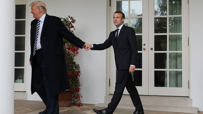 Donald Trump enseña a Macron la Casa Blanca durante su visita oficial