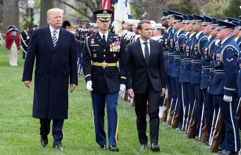 Trump y Macron pasan revista a la Guardia de Honor estadounidense