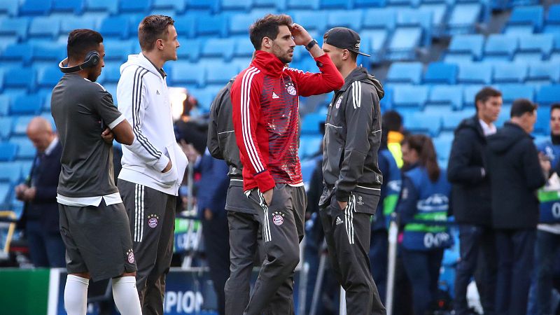 El jugador español del Bayern no ha sido incluído en el once titular tras arrastar algunas molestias.