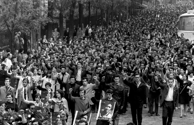 Mayo del 68 - Manifestación por una victima mortal de los enfrentamientos