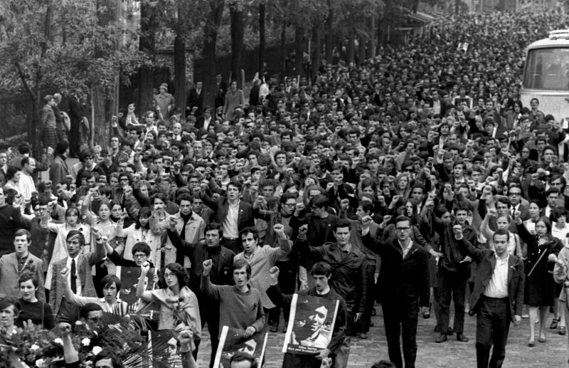 Mayo del 68 - Manifestación por una victima mortal de los enfrentamientos