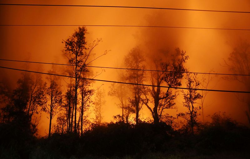 El Kilauea prende fuego al cielo hawaiano