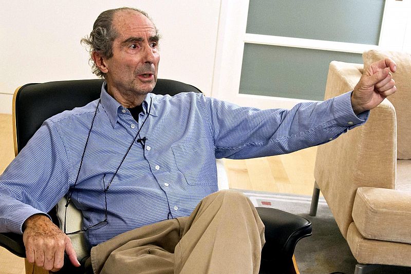 PHILIP ROTH: "SI PUDIERA DEJAR DE ESCRIBIR LO HARÍA, PERO NO SÉ CÓMO HACERLO"