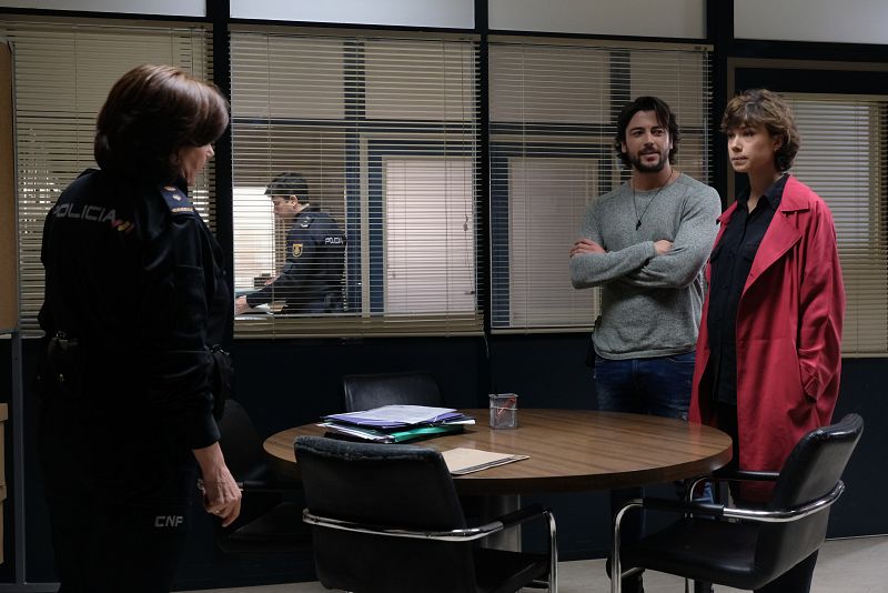 Iker y Alicia se reúnen con Miralles