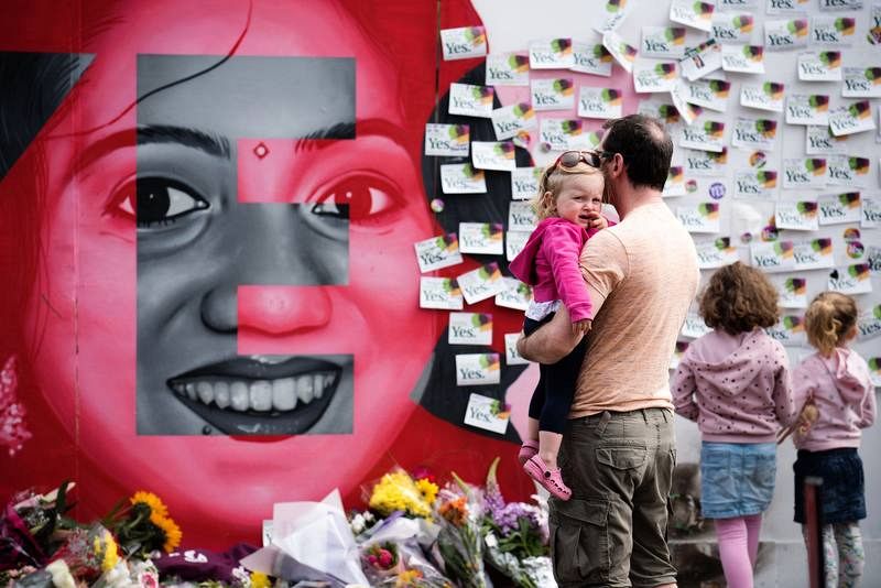 Un homenaje en la calle Camden de Dublín a Savita Halappanavar 