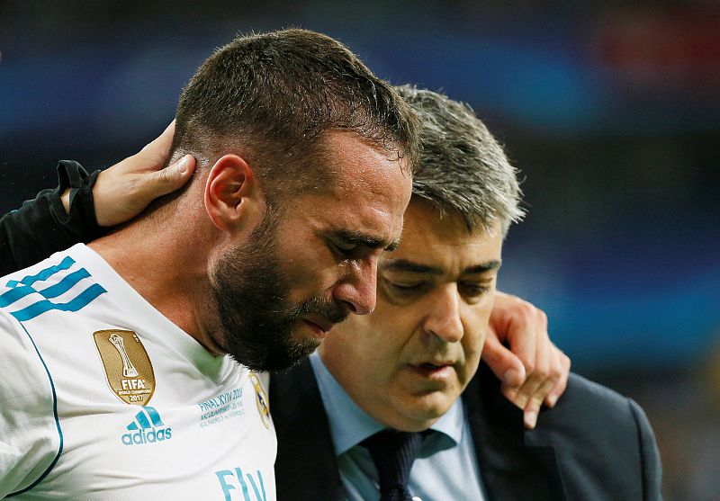 Como Salah, Carvajal se marchó llorando del campo tras sufrir una lesión.