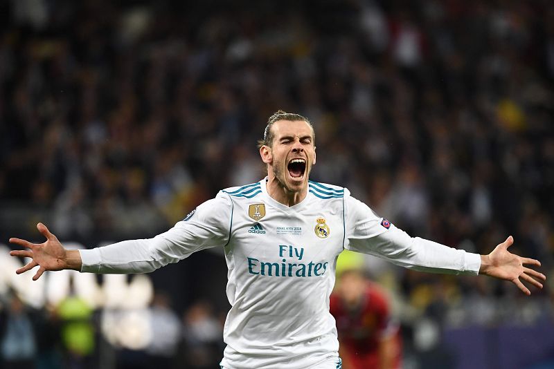 Gareth Bale celebra su golazo al Liverpool en Kiev.