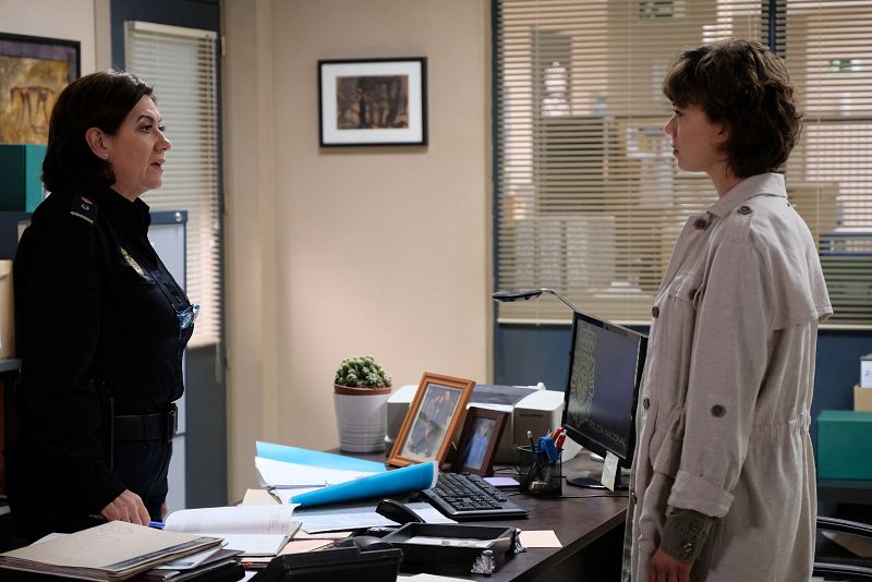 Alicia se enfrenta a Miralles