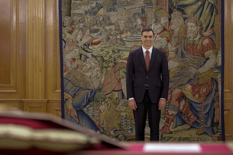 Pedro Sánchez, momentos antes de prometer ante el rey el cargo de presidente del Gobierno