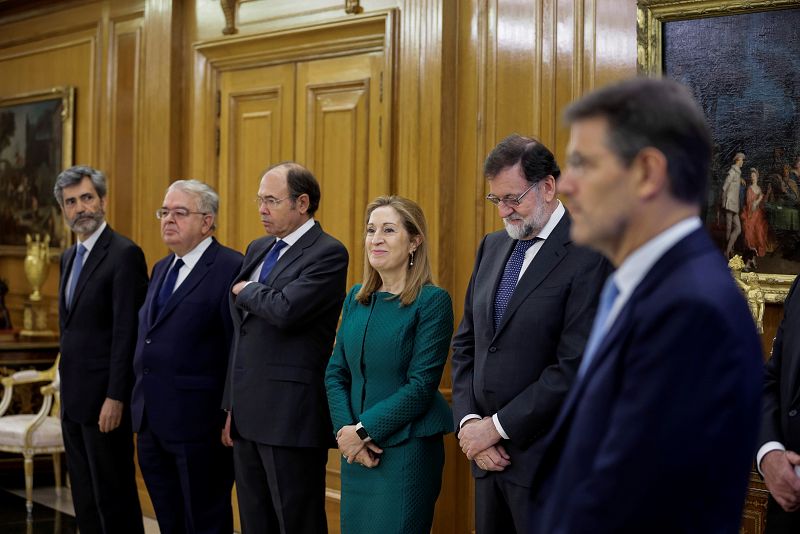 El nuevo presidente del Gobierno de España promete su cargo ante el rey