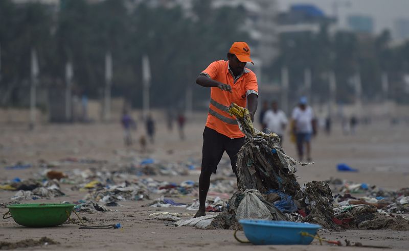 Limpieza de playas en Bombay