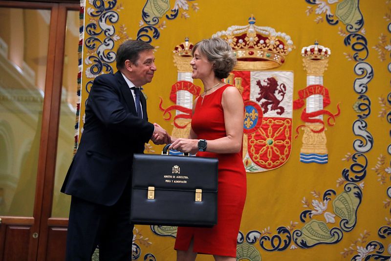 Traspaso de carteras | Agricultura, Pesca y Alimentación: Isabel García Tejerina - Luis Planas