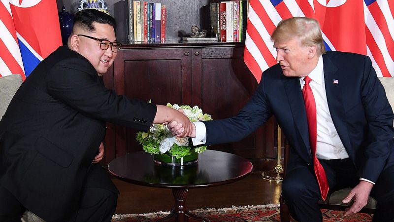 Trump y Kim se han dado la mano hasta en tres ocasiones