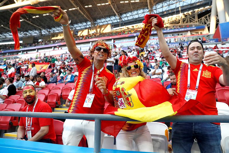 Aficionados de España en la previa del partido contra Irán
