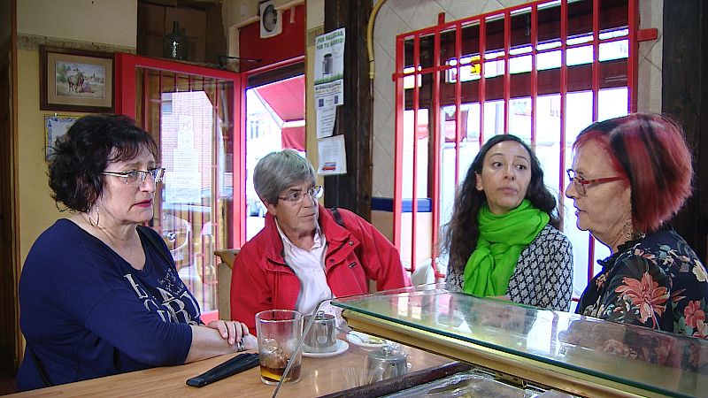 Una reunión de vecinas en Vallecas