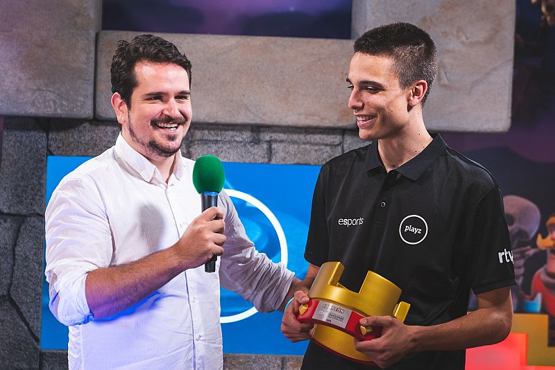 Charlynighter entrevista a iAmJP después de ganar el torneo