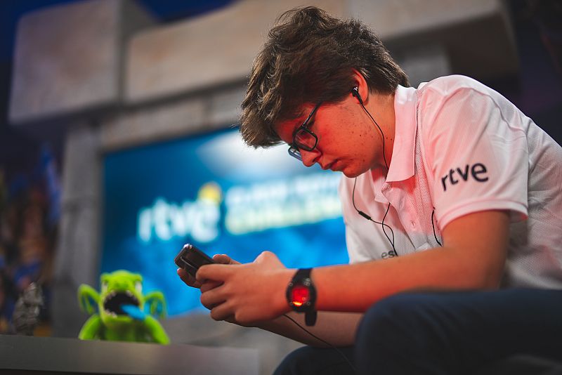 CM AWESOME, campeón de Championship