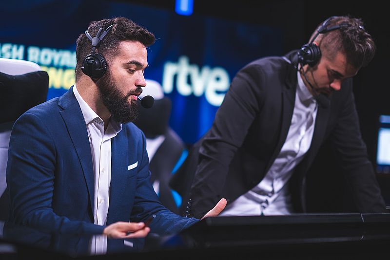 Seniki y Álex Polo, 'casters' de RTVE Clash Royale