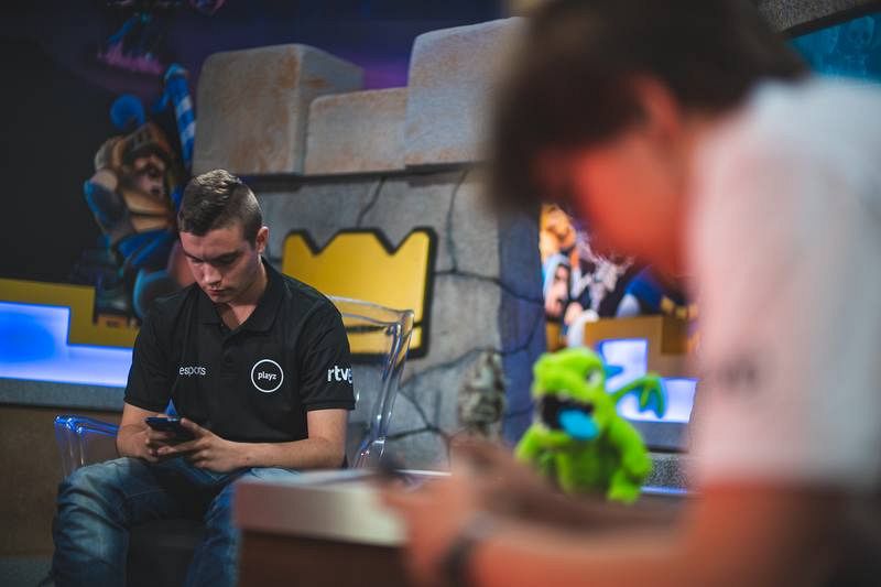 Alejandro villi en su partido contra CM AWESOME, campeón de Championship