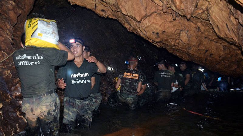 El Ejército de Tailandia trabaja en las labores de búsqueda de los 12 menores