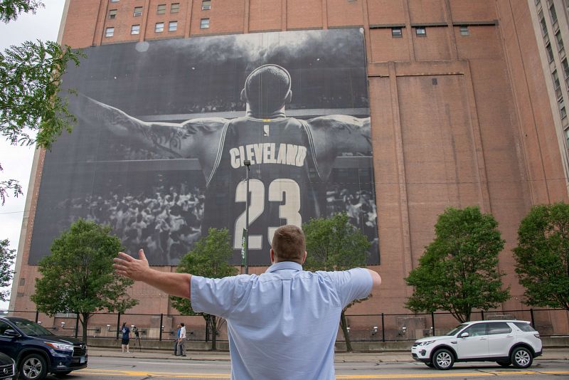 Cleveland borra los recuerdos de LeBron James