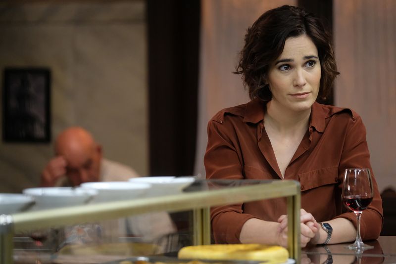 La llegada de Nora a Distrito Sur revoluciona un poco la vida de Teresa y Nacha.