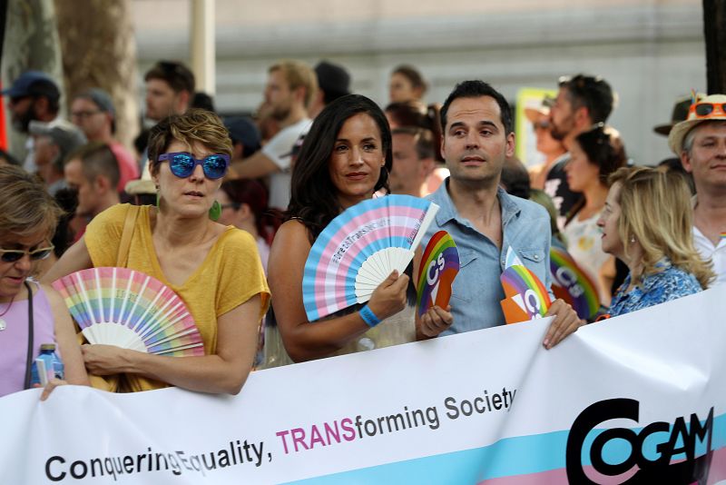 La portavoz de Podemos en la Asamblea de Madrid, Lorena Ruiz Huerta; la portavoz de Ciudadanos en el Ayuntamiento de Madrid, Begoña Villacís; y el portavoz de Cs en la Asamblea de Madrid, Ignacio Aguado