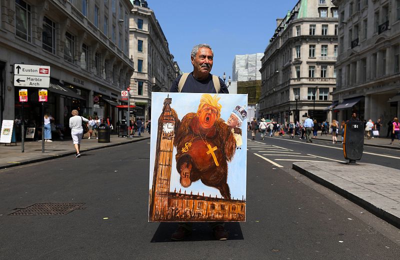 Distintas ilustraciones de Trump recorren las calles del centro de Londres