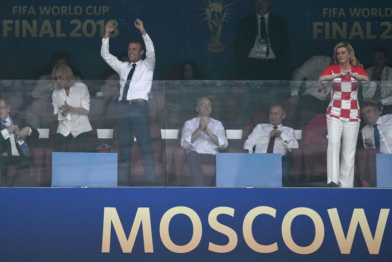 El presidente francés Emmanuel Macron celebra uno de los goles de la final.