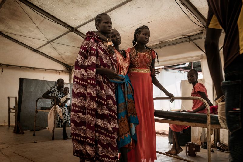 Pacientes en la sala de urgencias del hospital de MSF en el campo de Bentiu.