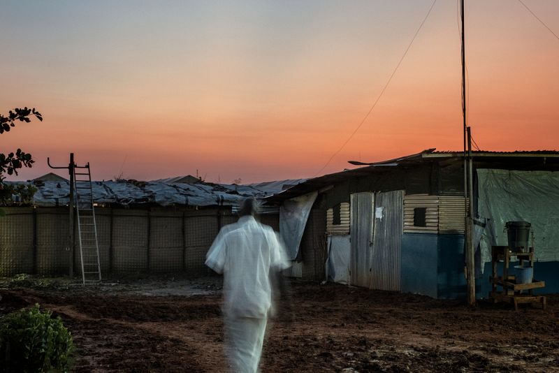 La puesta de sol tras el hospital de MSF en Bentiu