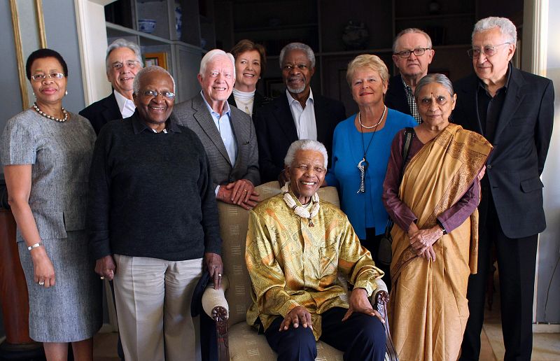 Kofi Annan en una reunión en Johannesburgo del 'Elders group'