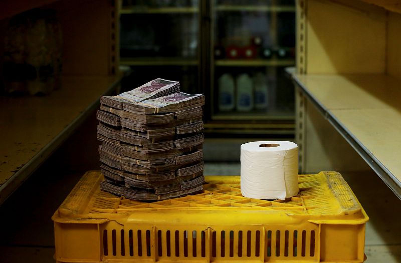 Un rollo de papel higiénico cuesta 2.600.000 bolívares (0,40 dólares)