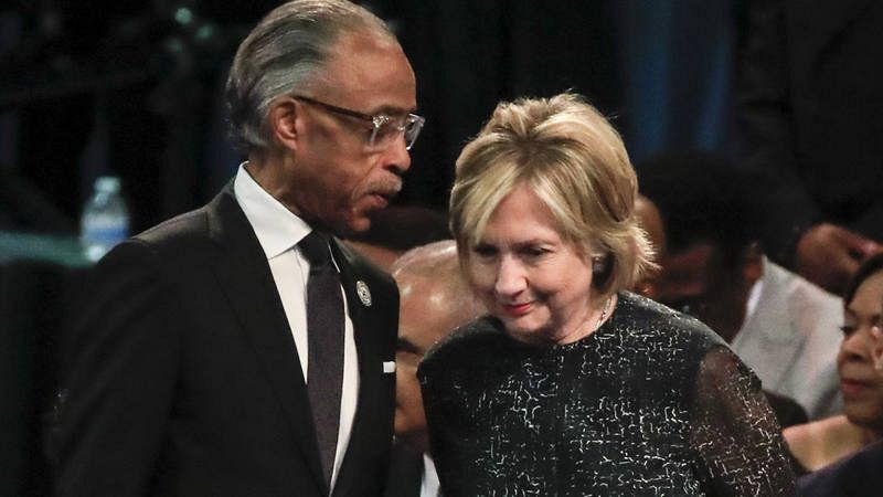  Familiares y amigos se despiden de la diva