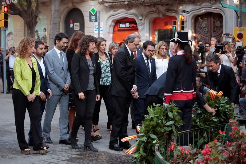 Ofrenda floral del Govern al monumento a Rafael Casanova