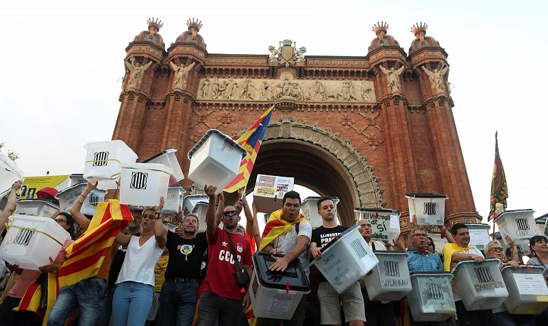 Estudiantes se manifiestan en Barcelona por el 1-O