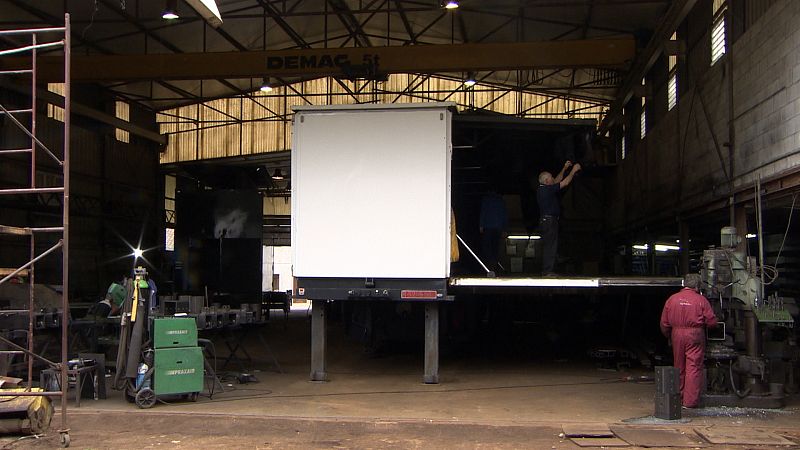 Fabricando un escenario móvil en Talleres López