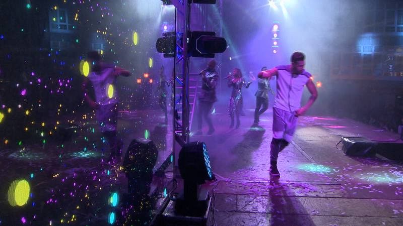 Sobre el escenario de la París de Noia