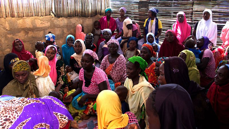 Mujeres en un taller de sensibilización para prevenir la malnutrición en la aldea de Lingui, a unos 45 kms. de la ciudad de Zinder (Níger).