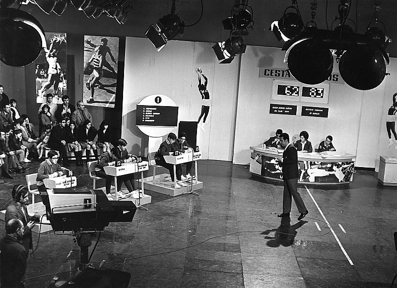 Grabando el programa Cesta y Punto en el Estudio 1 a finales de los 60