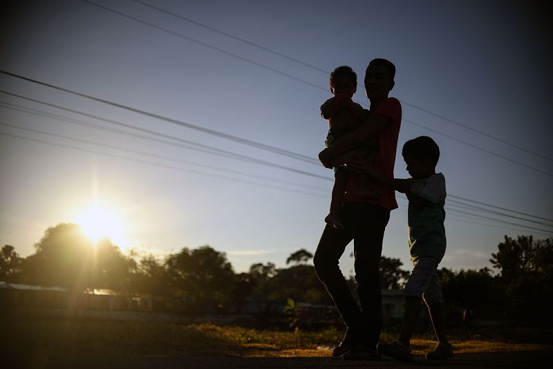 Migrantes hondureños en la caravana a EE.UU.