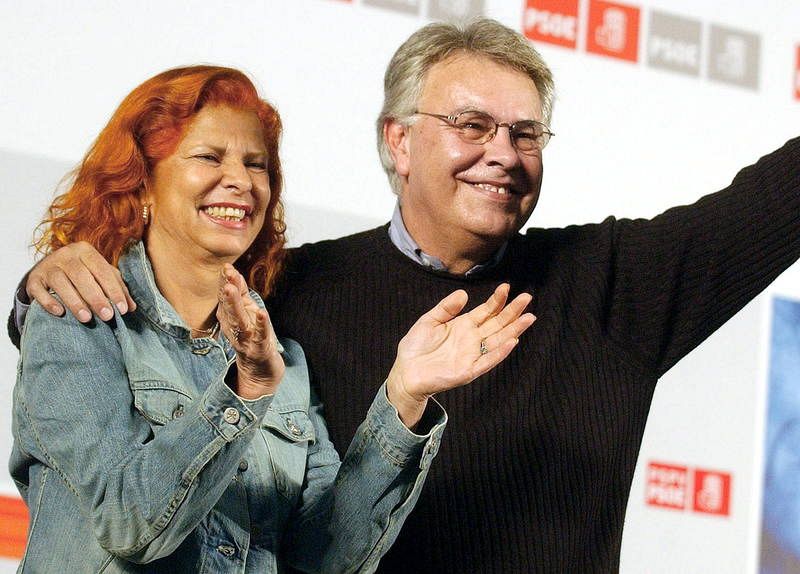 Carmen Alborch fue ministra de Cultura con el último Gobierno de Felipe González, entre 1993 y 1996 En la imagen, junto al expresidente durante un acto celebrado en 2004 