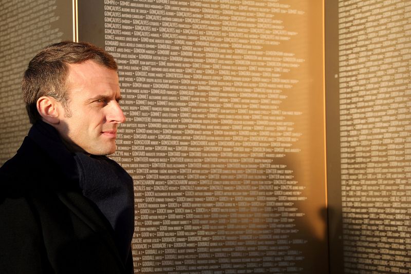 Macron visita el 'Recorrido de la Memoria'