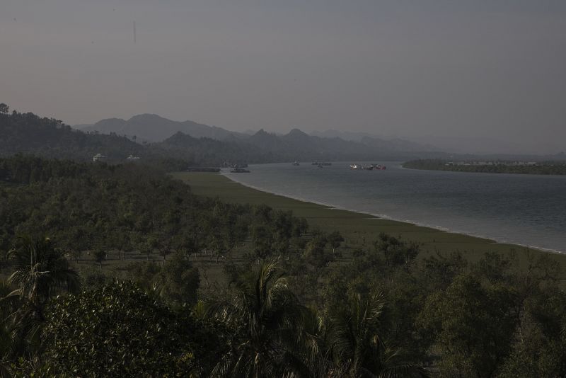 Vista del río Naf, que separa Myanmar y Bangladesh