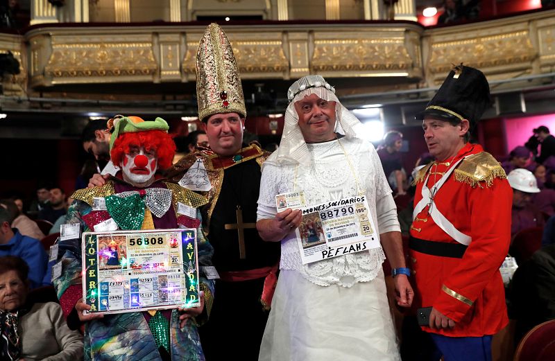 Disfraces variopintos en el Teatro Real