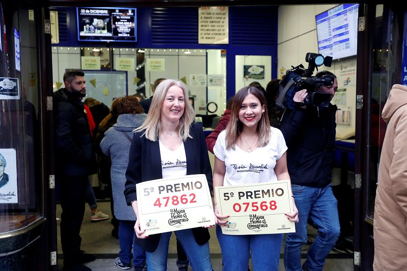 Dos quintos premios repartidos en Madrid