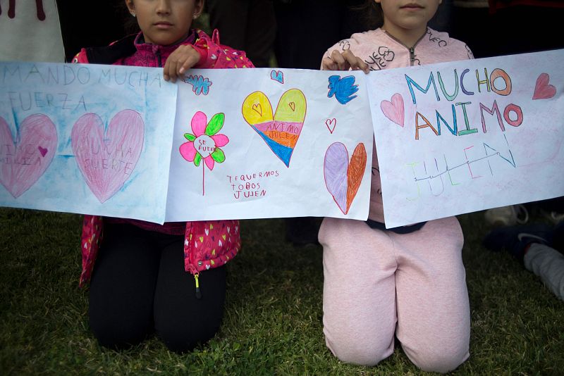 Los niños del municipio de Totalán han expresado su cariño a la familia del niño Julen con carteles de ánimo