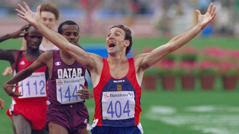 Fermín Cacho y una imagen histórica del deporte español: su oro en los 1.500 en Barcelona 92.