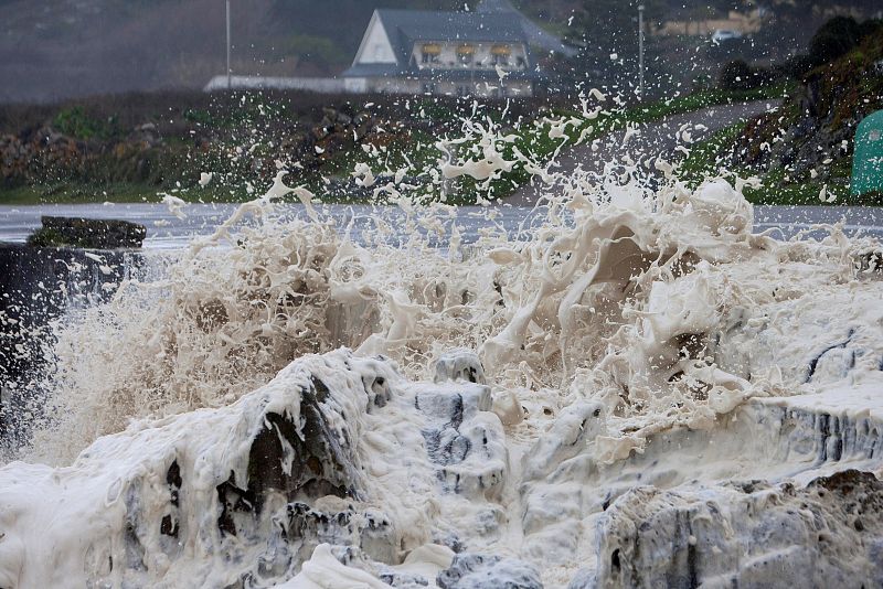 La borrasca Helena comienza a colapsar el tercio norte del país