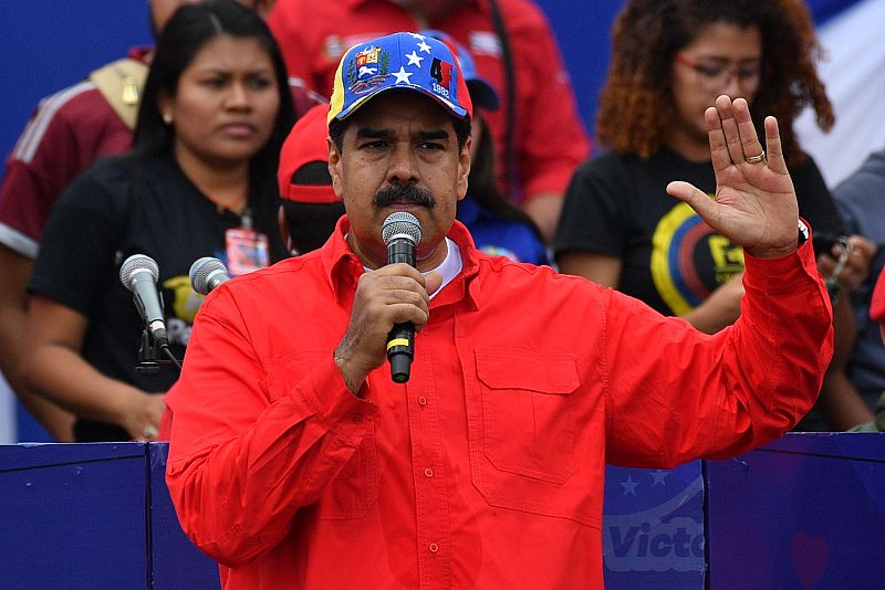 El presidente de Venezuela, Nicolás Maduro, pronuncia un discurso en Caracas durante la celebración del 20 aniversario de la llegada al poder de Hugo Chávez
